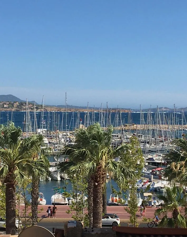 Apartment Face A La Mer Bandol France