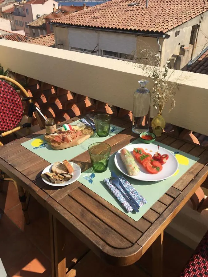 Apartment Face A La Mer Bandol France